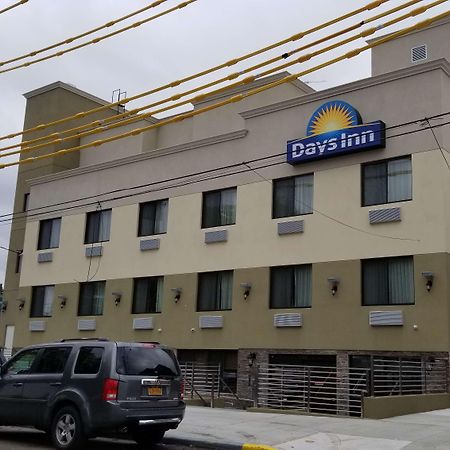 ניו יורק Days Inn By Wyndham Brooklyn Marine Park מראה חיצוני תמונה
