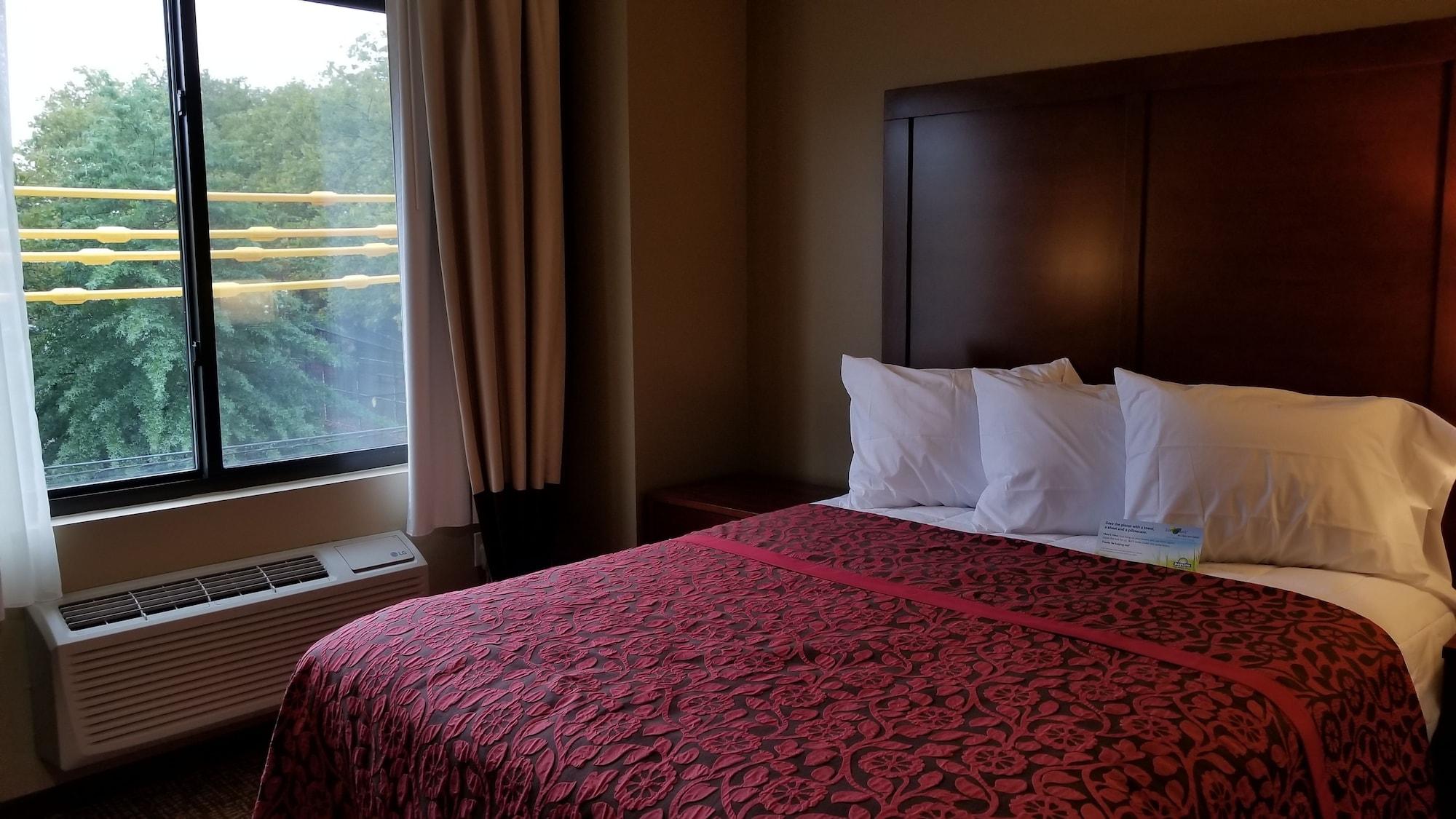 ניו יורק Days Inn By Wyndham Brooklyn Marine Park מראה חיצוני תמונה