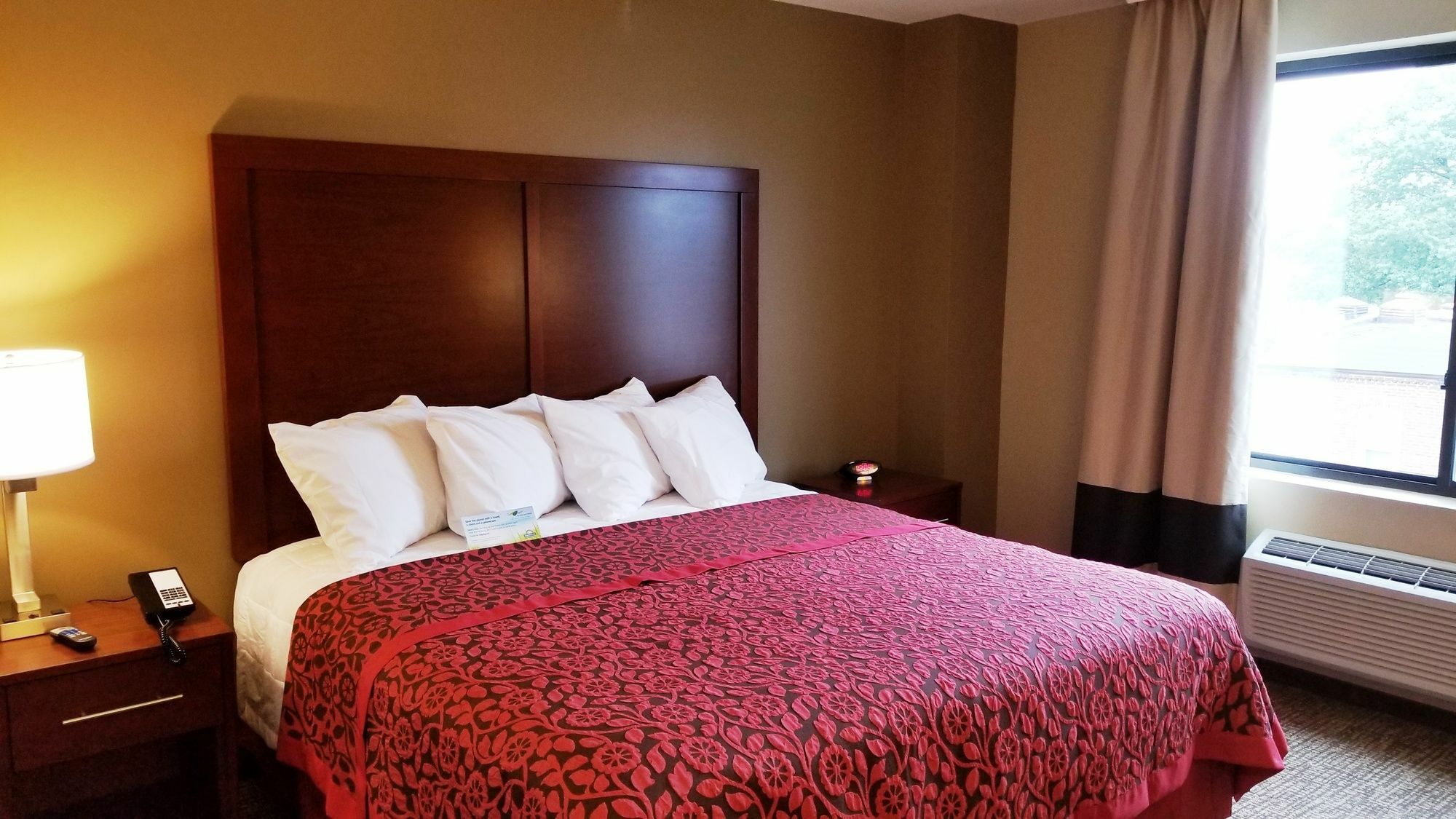 ניו יורק Days Inn By Wyndham Brooklyn Marine Park מראה חיצוני תמונה